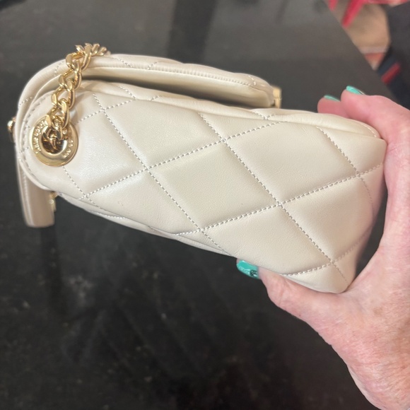 New Authentic Kate Spade "Carey" Shoulder Bag in Meringue white quilted leather - Picture 8 of 17